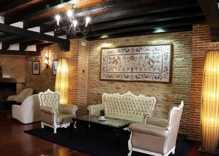 多纳特瑞萨酒店 4*