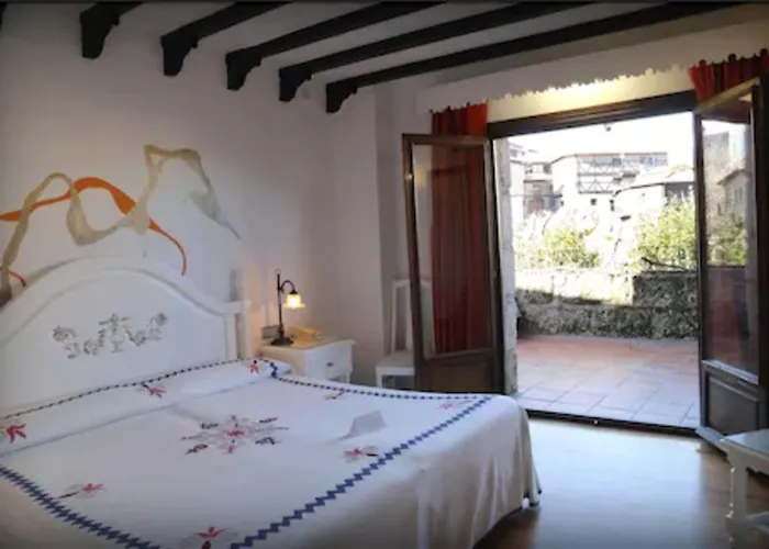 도나 테레사 호텔 4*